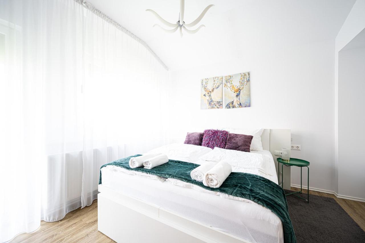 Apartamento Saint Seven Szeged Exterior foto